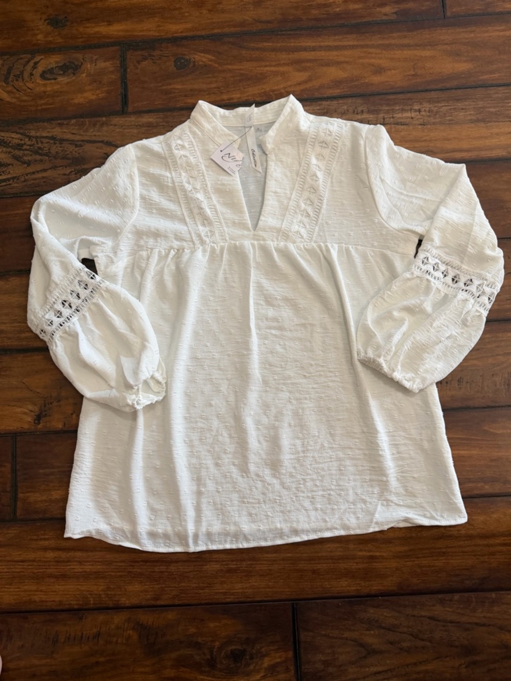 NY Collection NWT Ivory V-Neck Peasant Blouse with Crochet Like Trim